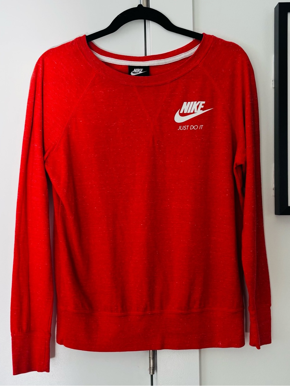 Women's Nike Raglan crewneck organic cotton in red size medium